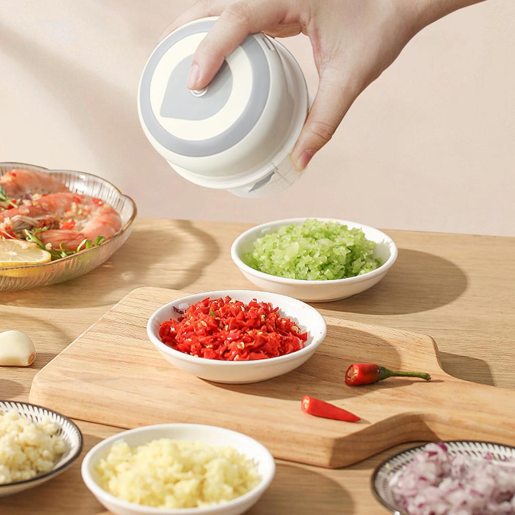 Small USB Powered Garlic Mincer 250ML Vegetable Chopper Wireless Electric Crusher for Efficient Food Preparation