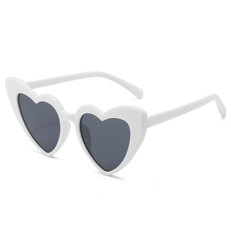 Retro Pose Love Sunglasses Female Fashion Big Face Thin Eyewear Summer Travel Sunshade