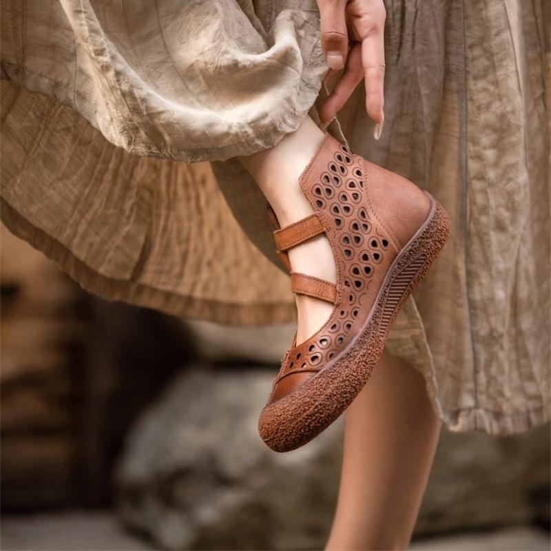 Fashion 2025 Summer Retro Handmade Lightweight Women Shoes Soft Bottom Mom Breathable Sandals Cowhide Hollow Out Casual Sandal Boots