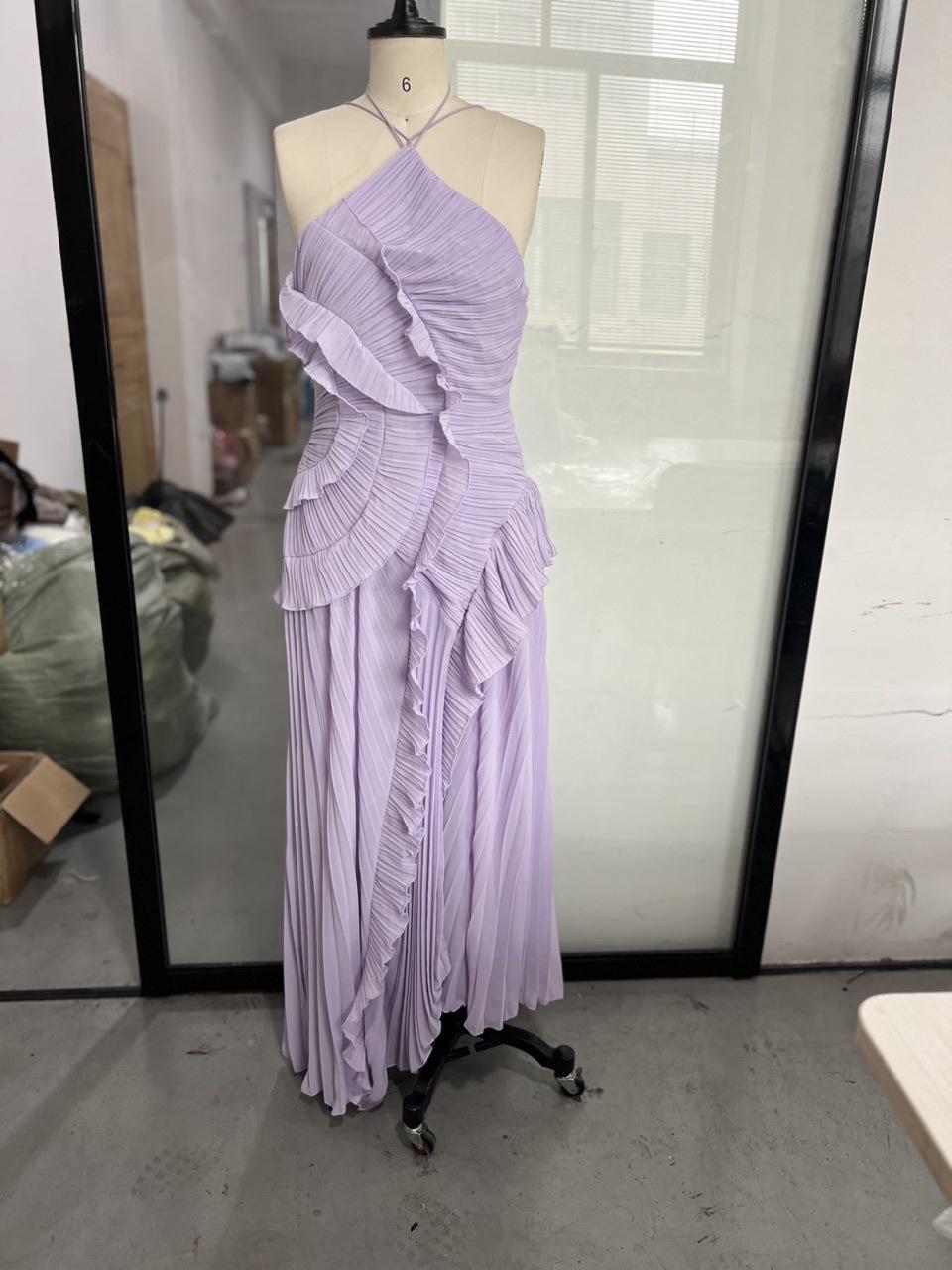 

Spring 2026 European & American Sleeveless Women s High-waisted Halter Neck Long Dress XS