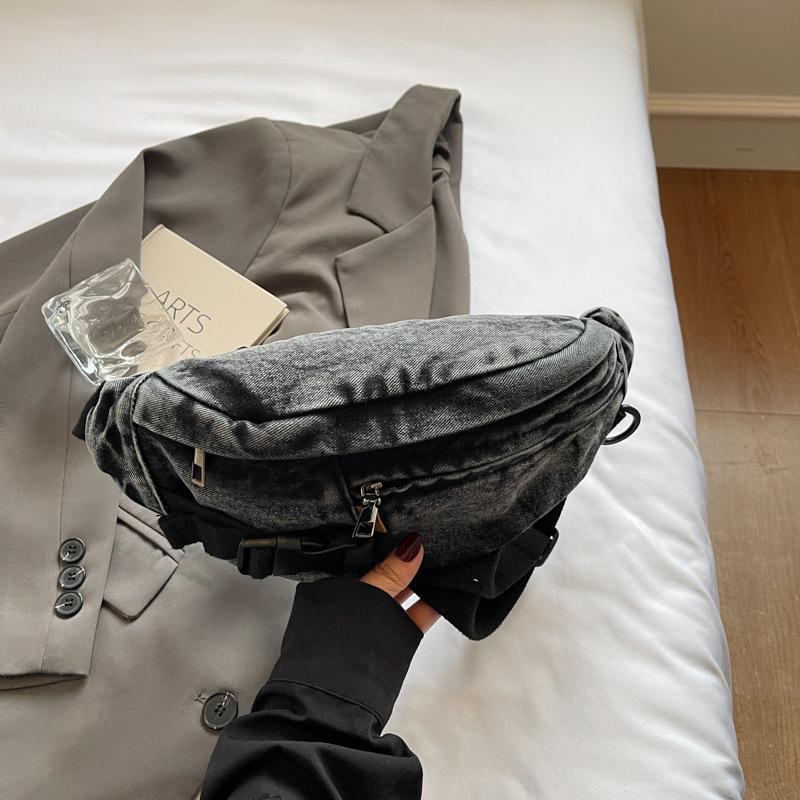 

The Crossbody Bag Is A Fashionable and Simple Portable Travel Chest Bag for Women s Casual Sports