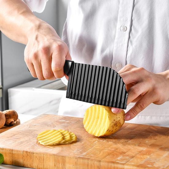 Convenient Not Deformed Slicing Tool Easy To Clean Carrot Potato French Fry Slicer Chopper for Home Wave Cutter