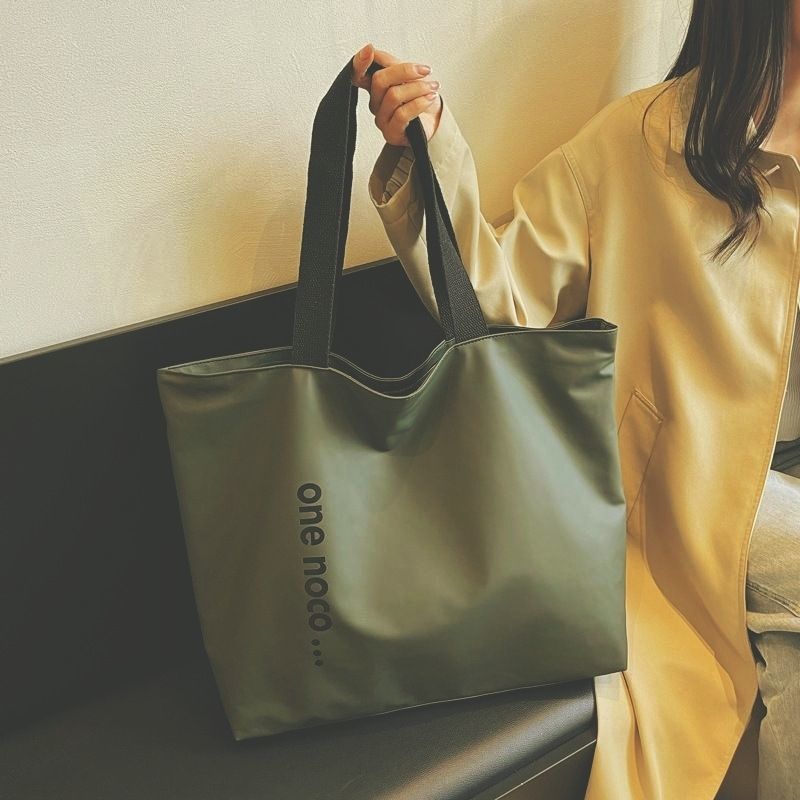 

Large capacity portable handbag winter new simple fashion travel bag shoulder commuter casual tote bag зелёный