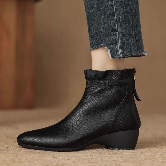 

Women s Comfortable Retro Wedge Heel Ankle Boots - 2025 Autumn/Winter Fashion, Versatile & Warm Plush Mom Shoes 37