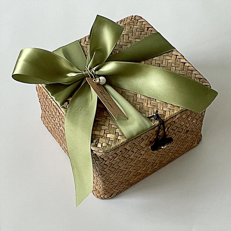 Square Handwoven Bamboo Gift Basket with Lid - High-end Candy Box and Wedding Favor