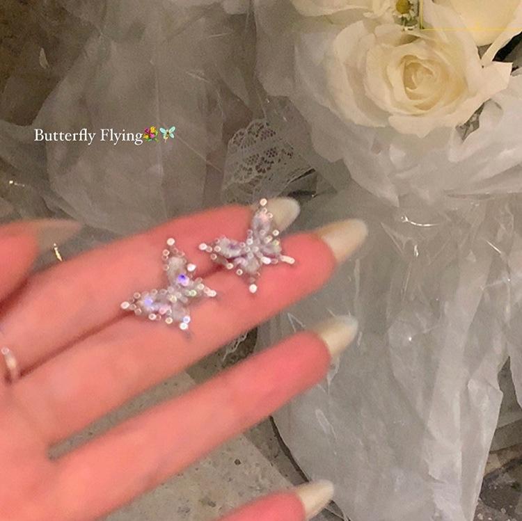 

Изысканные и маленькие серьги с бабочками и жемчугом, легкие роскошные серьги-гвоздики Niche, серьги премиум-класса Design Sense, женские серьги-гвоздики