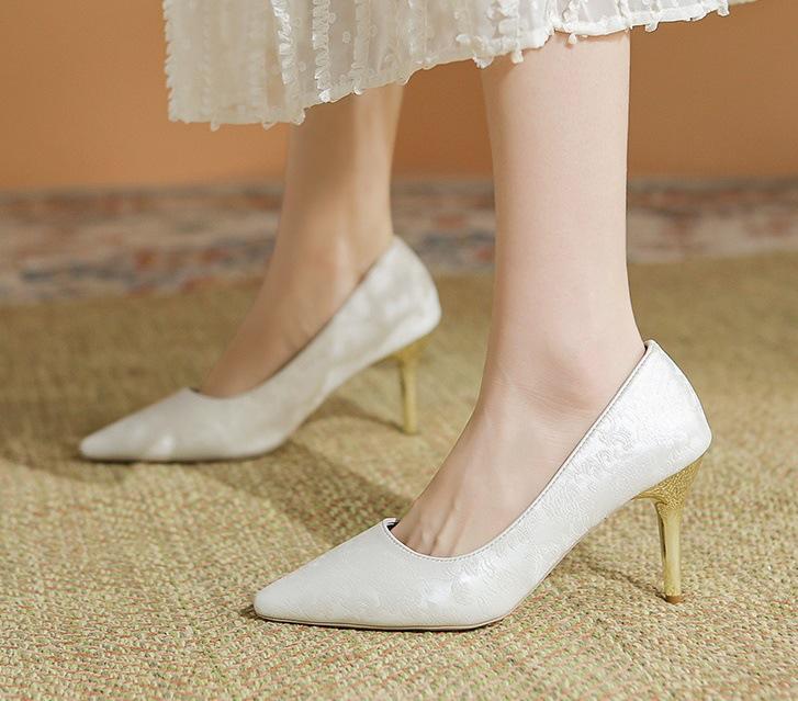 

French high heels women s thin heels 2025 autumn new pointed national style new Chinese style beautiful not tired feet shallow mouth single shoes 34