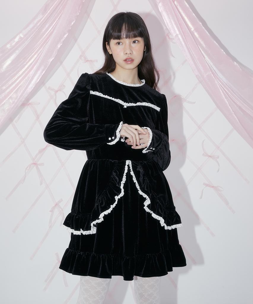 Margarine Fingers Frill Velvet One-Piece (Black)