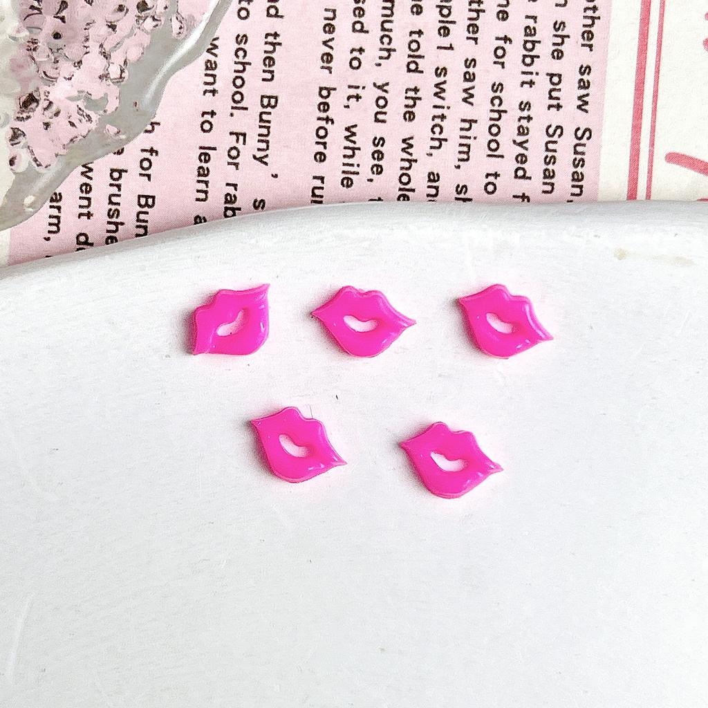 Heißer Verkauf Bunte Lippen Dreidimensionale Nagelkunst-Verzierungen DIY Kleidungsknöpfe Handgefertigte Puppen-Verzierungen Zubehör