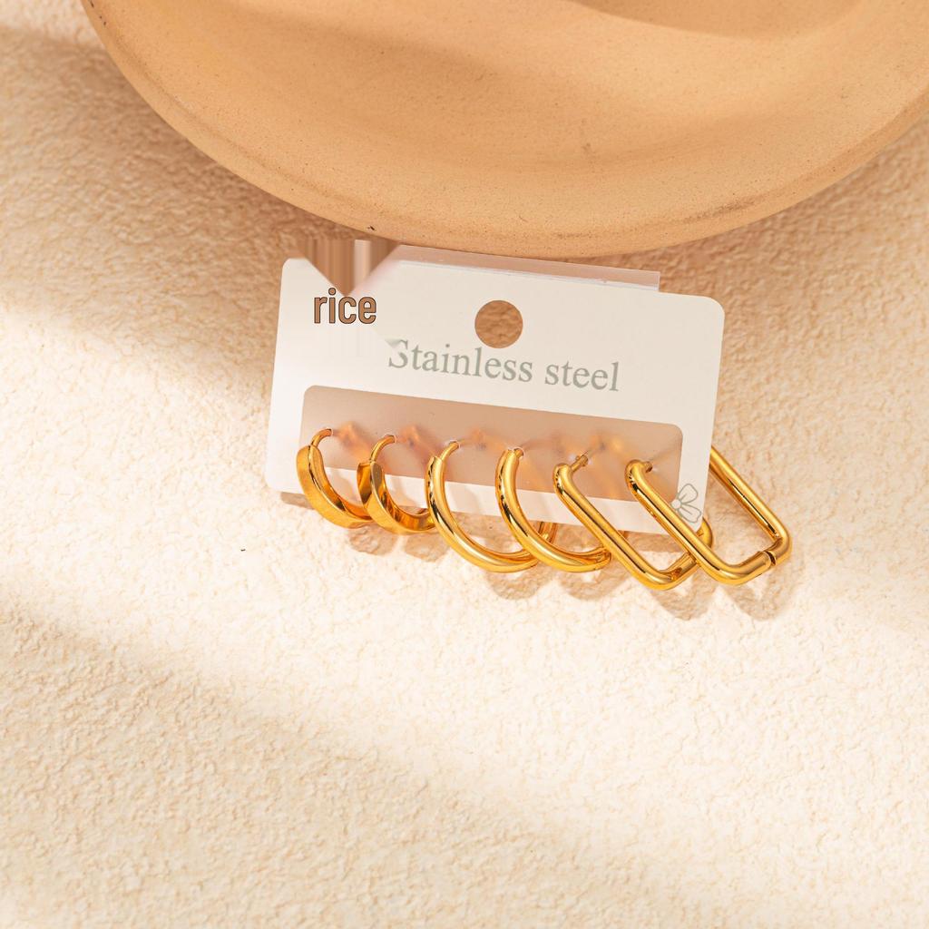 Heart Stainless Steel Hoop Earrings: European-American Fashion, Versatile Titanium Ear Ornaments for Women.