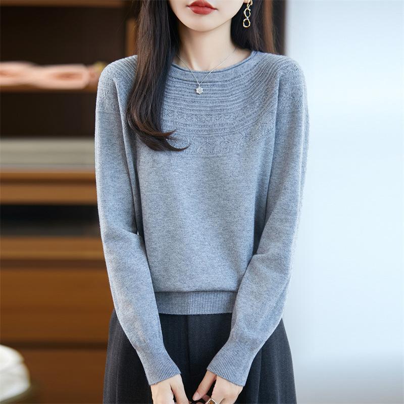 The New Autumn and Winter Style of Rolled-up Round-neck Loose-fitting Pullover Knitted Sweater with Long Sleeves Can Be Worn As A Base Layer