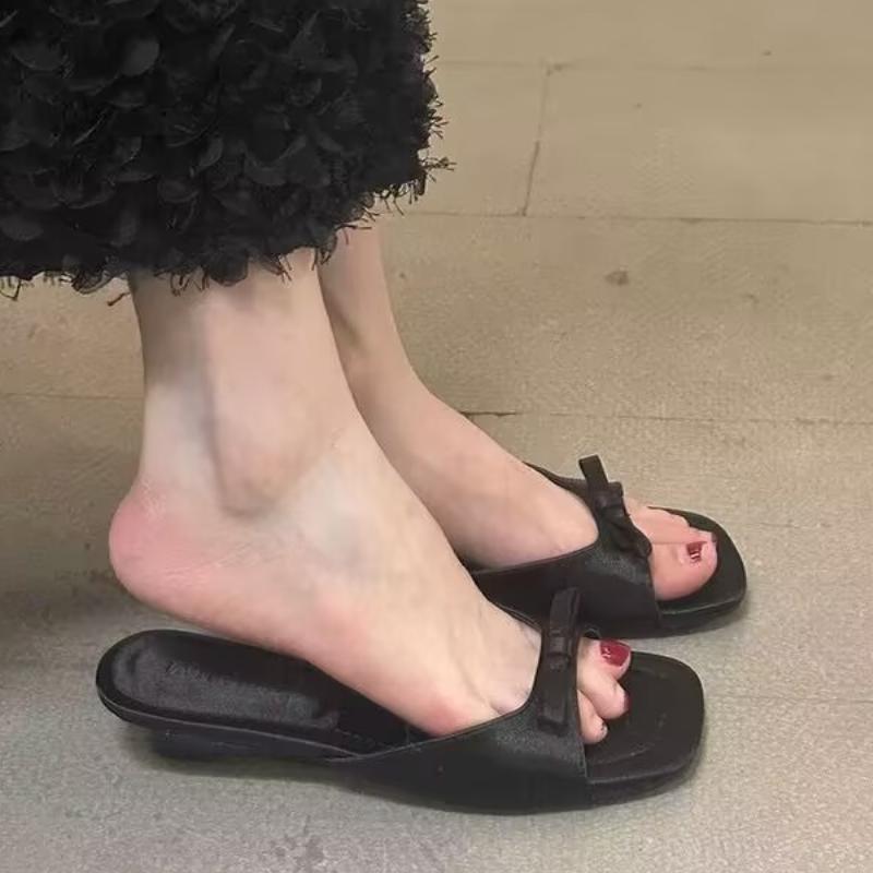 

Модные балетки тапочки женские сандалии с открытым носком летние шлепанцы повседневная обувь тренд 2025 пляжные шлепки новая обувь с квадратным носком женские дизайнерские 35 чёрный