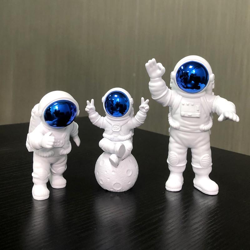 Kleiner Astronauten-Anhänger - Weltraummann-Dekoration für Wohnzimmer, Zuhause, Weinschrank oder als Einweihungsgeschenk