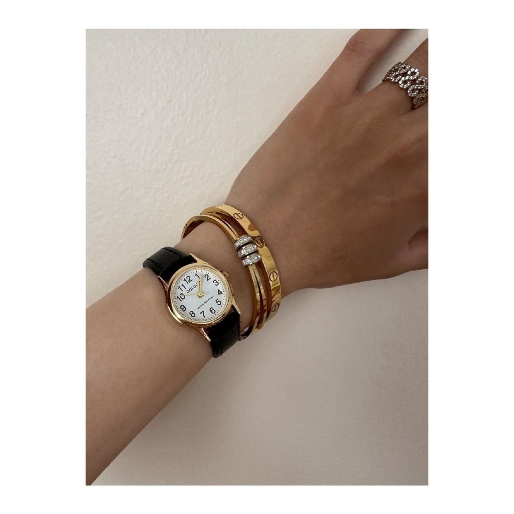 Armbanduhr im Vintage-Stil mit Lederarmband