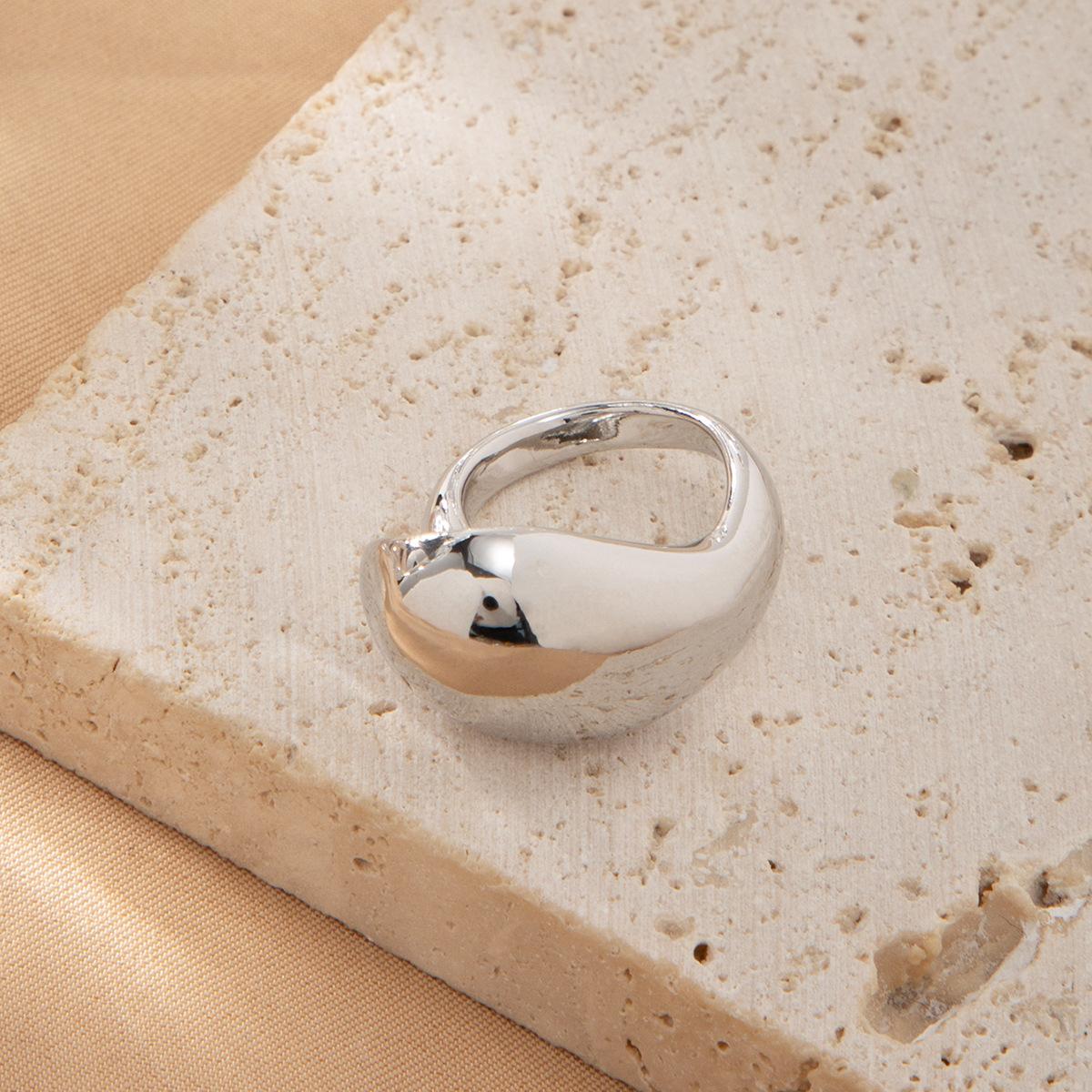 

INS модное латунное 18-каратное золотое преувеличенное исполнение каплевидного пухлого кольца, легкое, роскошное, высококачественное ювелирное изделие one size fits all серебряный