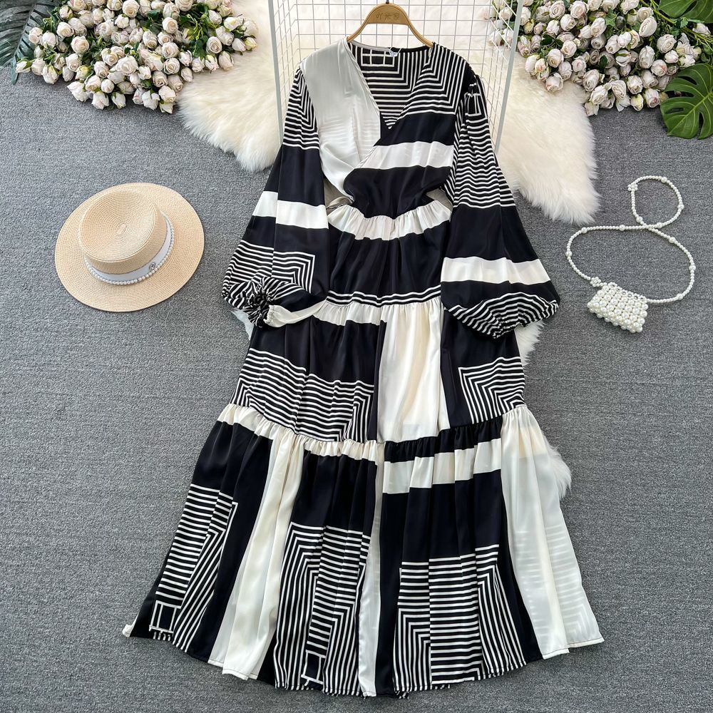 High-end Celebrity Temperament Lantern Long-sleeved V-neck Waist Thin A-word Printed Dress Elegant Pendulum Long Skirt