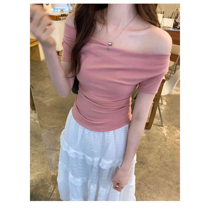 

Острый девчоночий мягкий летний топ с открытыми плечами и драпированным вырезом Extra Large розовый