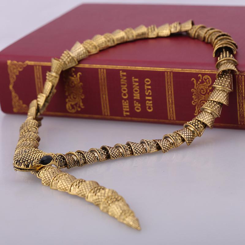 Animal Snake Chain Necklace With Alloy Pendant For Retro Vintage Jewelry Style