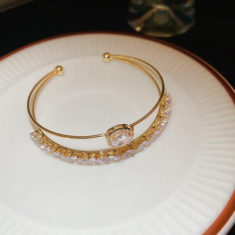 European and American diamond-encrusted flower hollow bracelet light luxury bracelet exquisite jewelry