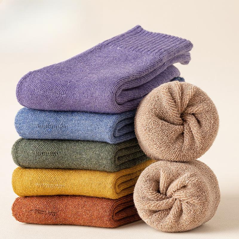 Women's Autumn and Winter Fleece Mid-calf Socks In Solid Color, Thickened Loops, Warm Towels, Sweat-absorbing Long Calf Socks