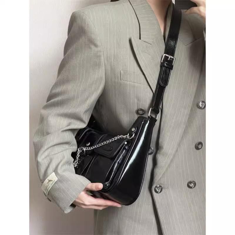 Modische Schulter-Umhängetasche für Pendler, Stilvolle Vielseitige Tragetasche, Trendige Mädchen-Tasche, Neue Ketten-Achseltasche