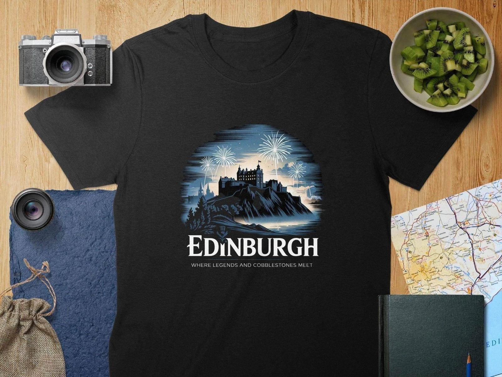 Edinburgh Legends and Cobblestones Skyline Design T-Shirt S