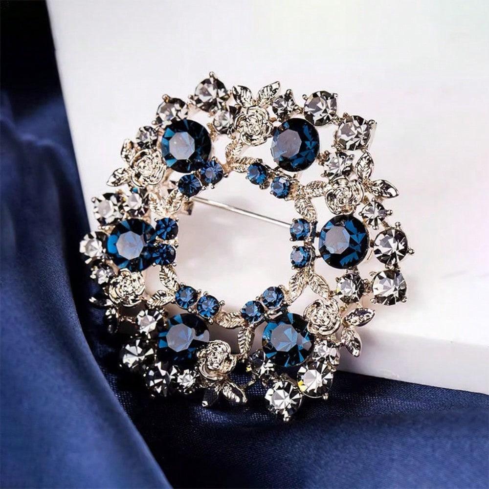 

Gold-Toned Wreath Brooch - Dark Blue Crystals, Gold Rose & Leaf, Intricate Openwork Design, for Daily, Ideal for Gift