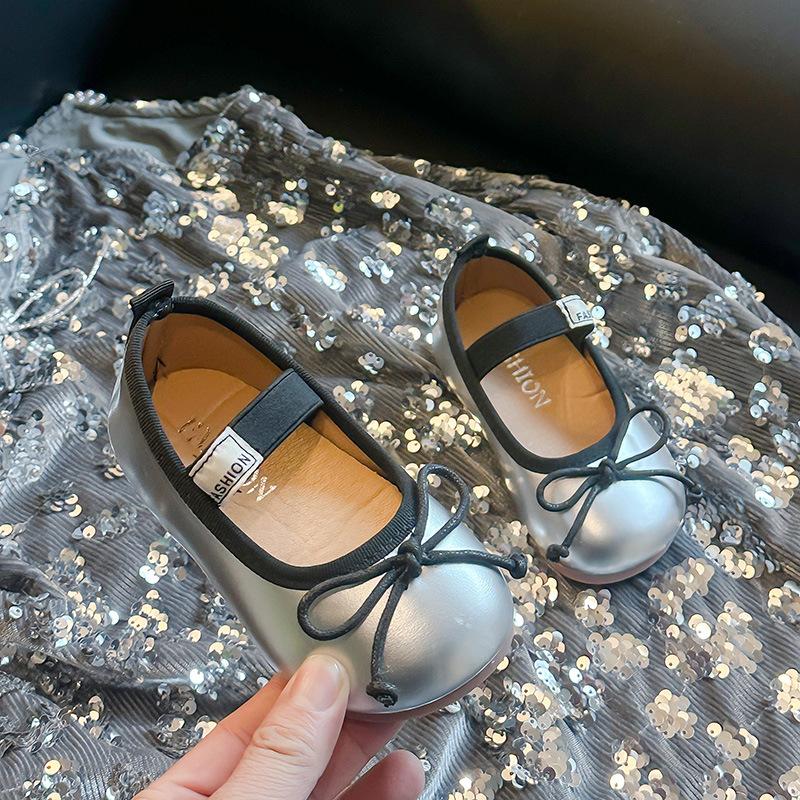 Dívčí kožené boty nazouvací princeznovské baletní taneční boty pro děti jednoduchá mašlička ins trendy 2025 nové dívčí boty na vystoupení černé