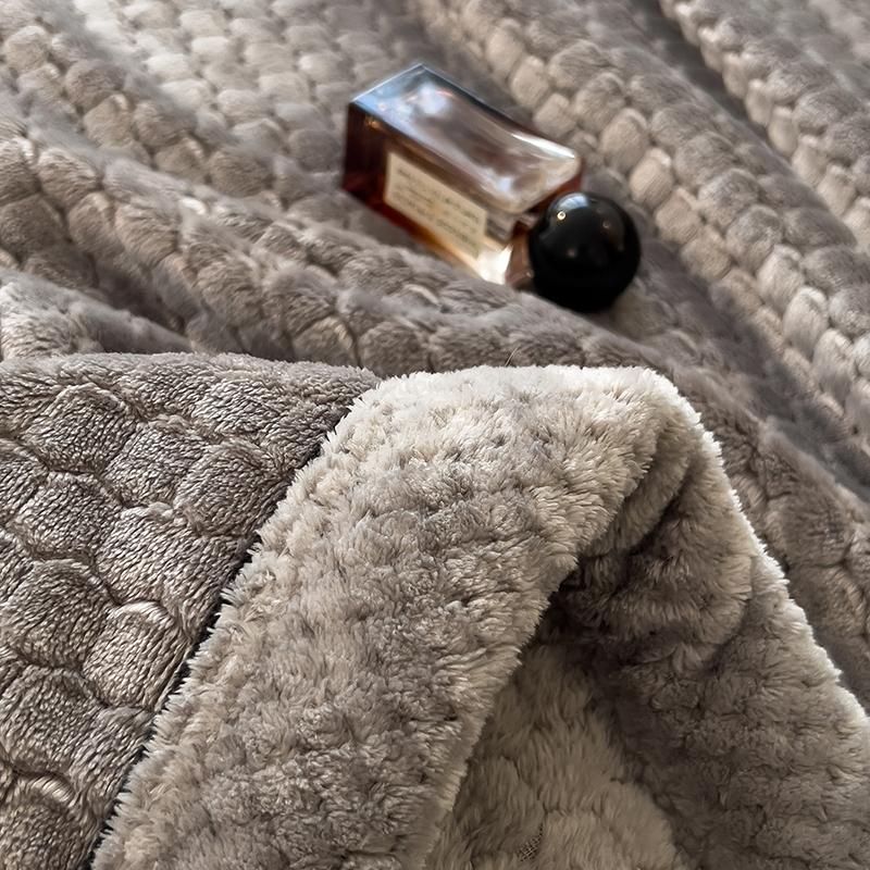 Coral Fleece Autumn Winter Warm Blankets for Bed Thicken Velvet Blanket Quilt Soft Comfortable Warmth Quilts Washable Machine
