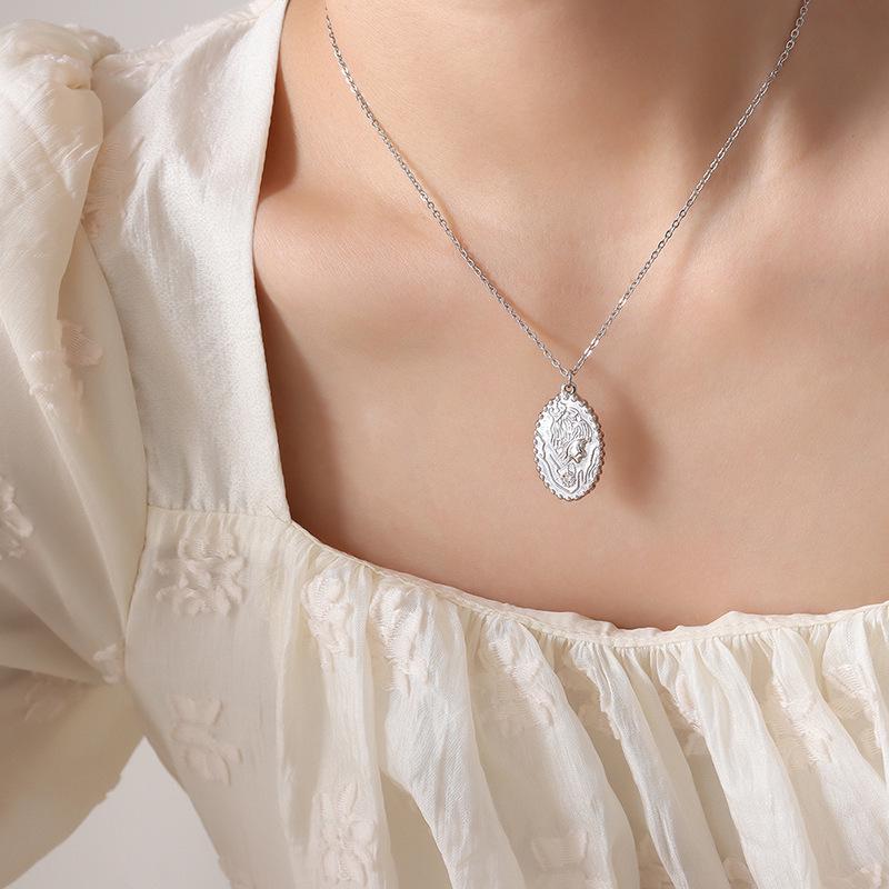 French Court Style Retro Zirconia Inlaid Gold-Plated Oval Pendant Necklace & Earrings Set