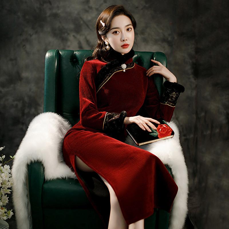 Burgundy mother velvet national style new Chinese long-sleeved improved cheongsam winter thickened women's high-end sense retro autumn and winter