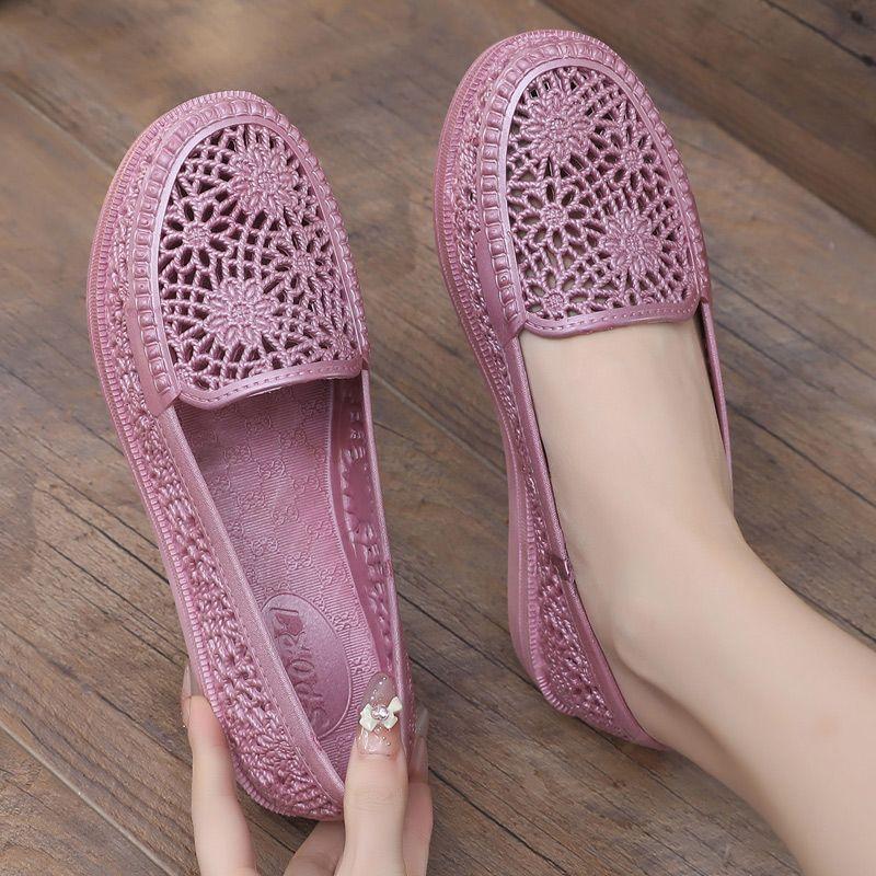 Women's Sandals for Summer Outdoor Wear Fashionable Toe Cap Sandals with Hollow Out Breathable and Anti Slip Features