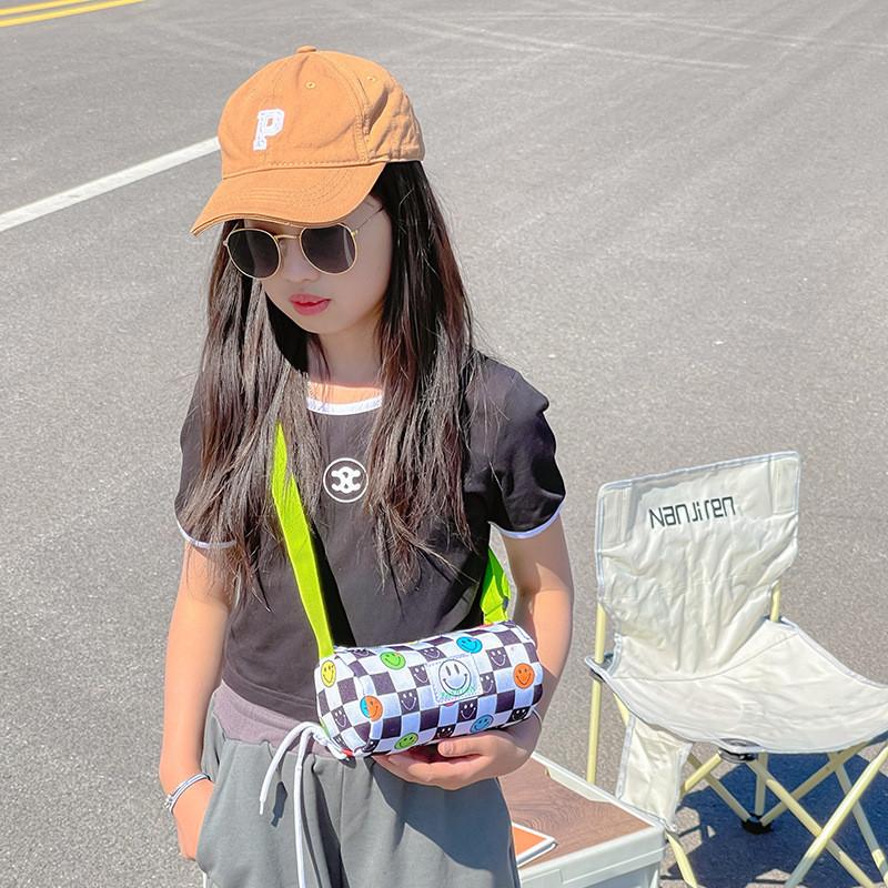 Stylish And Trendy Korean Children's Canvas Crossbody Bag With Fun Smile Face