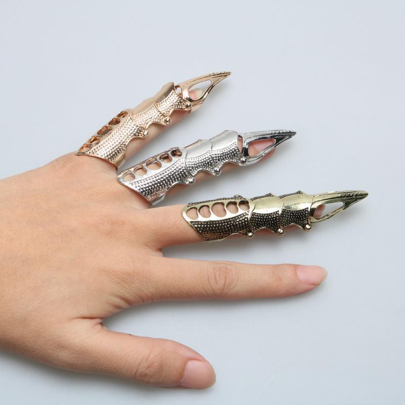 European & American Retro Rings: Punk Style Exaggerated Bendable Metal Nail Rings