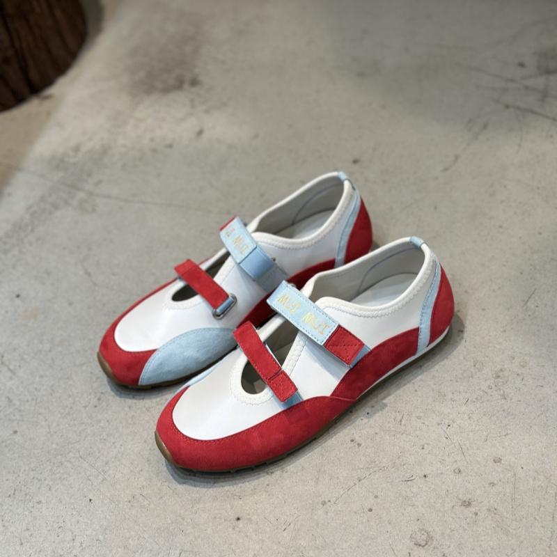 

Европейская станция 2025 Весна Новые корейские туфли Мэри Джейн спортивного стиля на плоской подошве в сочетании цветов Женские нишевые на липучке с мягкой подошвой и легким носком 40