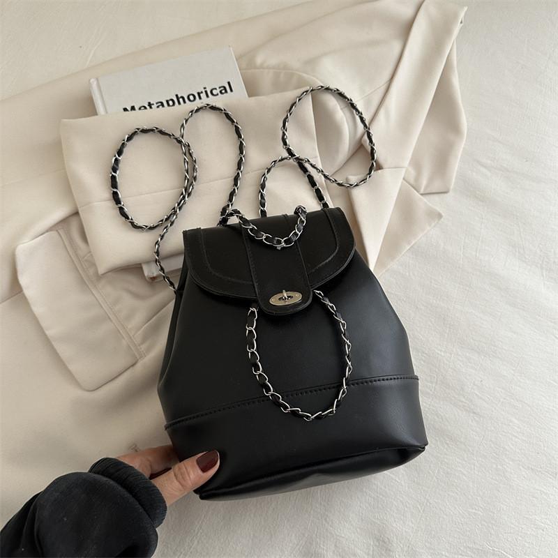 

Chic Summer 2024 Fashionable Women s Shoulder Bag With Comfortable Chain Design