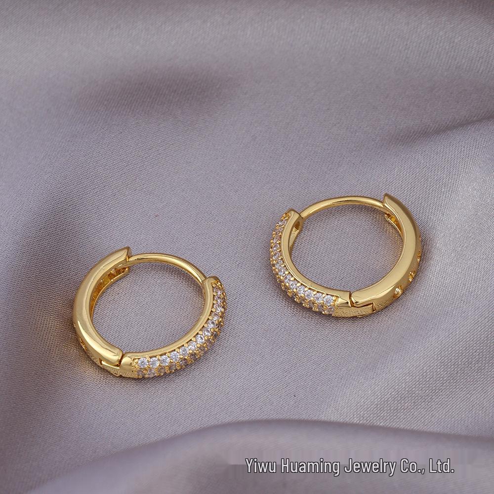 Stylish Gold Circle Ear Cuffs - Light Luxury Jewelry for Trendy Women