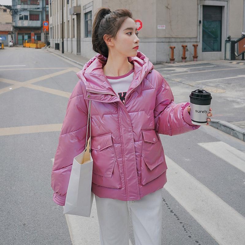 

Корейская версия зимней глянцевой пуховой куртки с капюшоном на хлопковой подкладке, женская свободная одежда для хлеба, студенческое хлопковое пальто M розовый