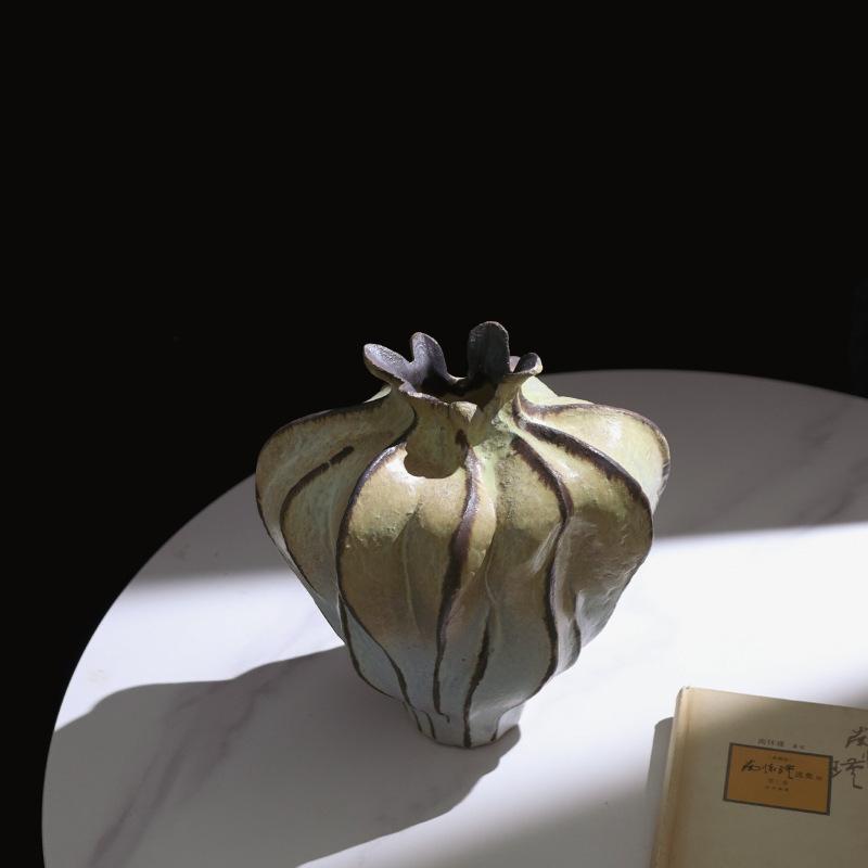 Flower Bud Shape Ceramic Vase Pleated Pattern Flower Vase Porcelain Handicrafts Handmade Ornaments Home Decoration