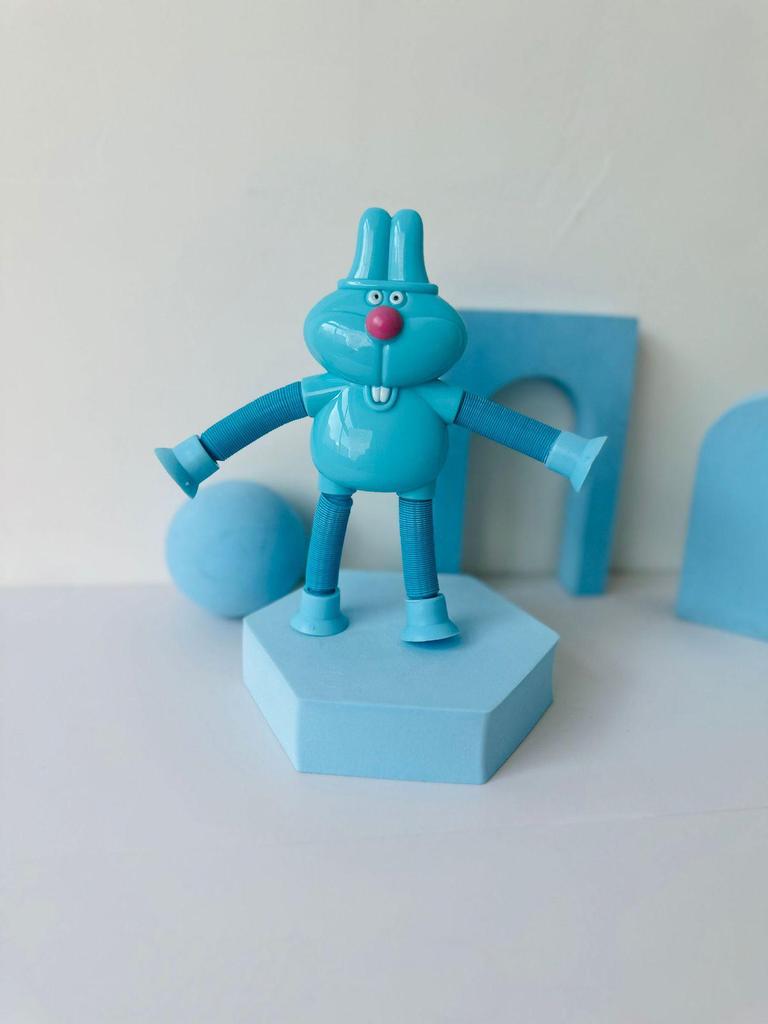 Creative Cartoon Giraffe Robot Egg Decompression Toy with Stretch Tube and Suction Cup, Featuring Ever-Changing Light-Up Hair.