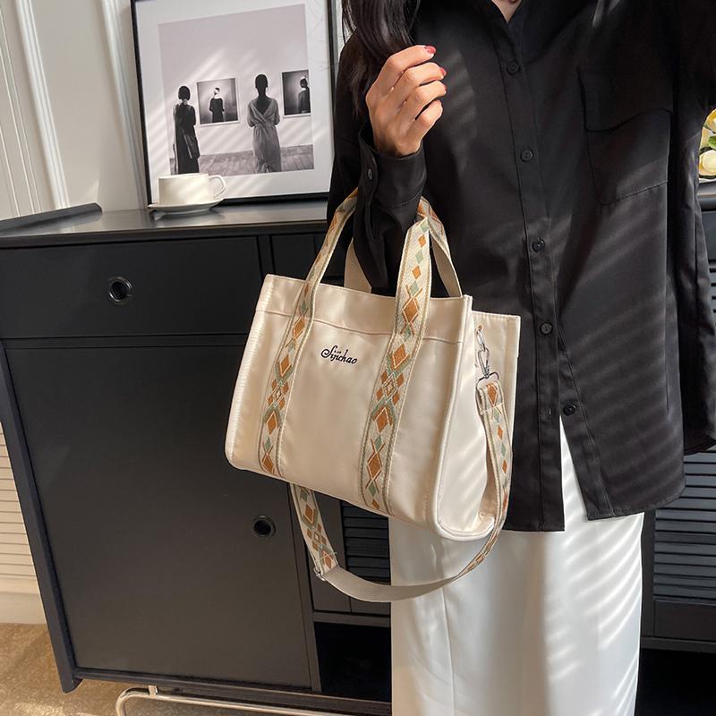Nylon Lightweight Portable Tote Bag for Women, Fashionable College Student Work and Commuting Crossbody Bag