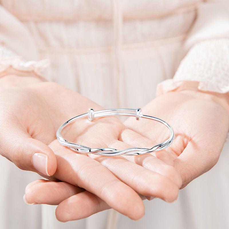 Women's Möbius Twist Sand Shimmer Bracelet - Creative Braided Design