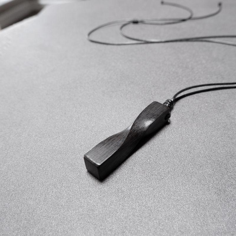 

Original Handmade Necklace Ebony Pendant Ebony Ebony Sweater Chain Handmade Ornament Natural Stylish Fashion Gift 5cm