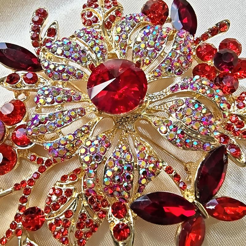 Shining Colorful Crystal Rose Flower Brooch Girls Party Clothing Pin Ladies Wedding Accessory