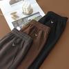 Elastische Bundhose mit geradem Bein für Frauen mittleren Alters und ältere Frauen - Vielseitige Freizeithose mit Taschen für Frühling und Herbst.