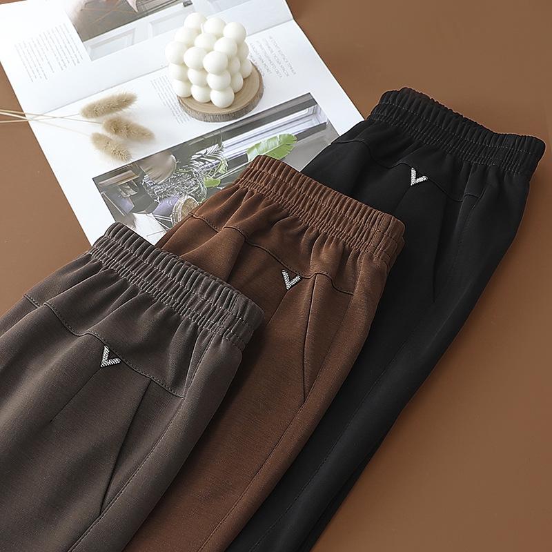 Elastische Bundhose mit geradem Bein für Frauen mittleren Alters und ältere Frauen - Vielseitige Freizeithose mit Taschen für Frühling und Herbst.