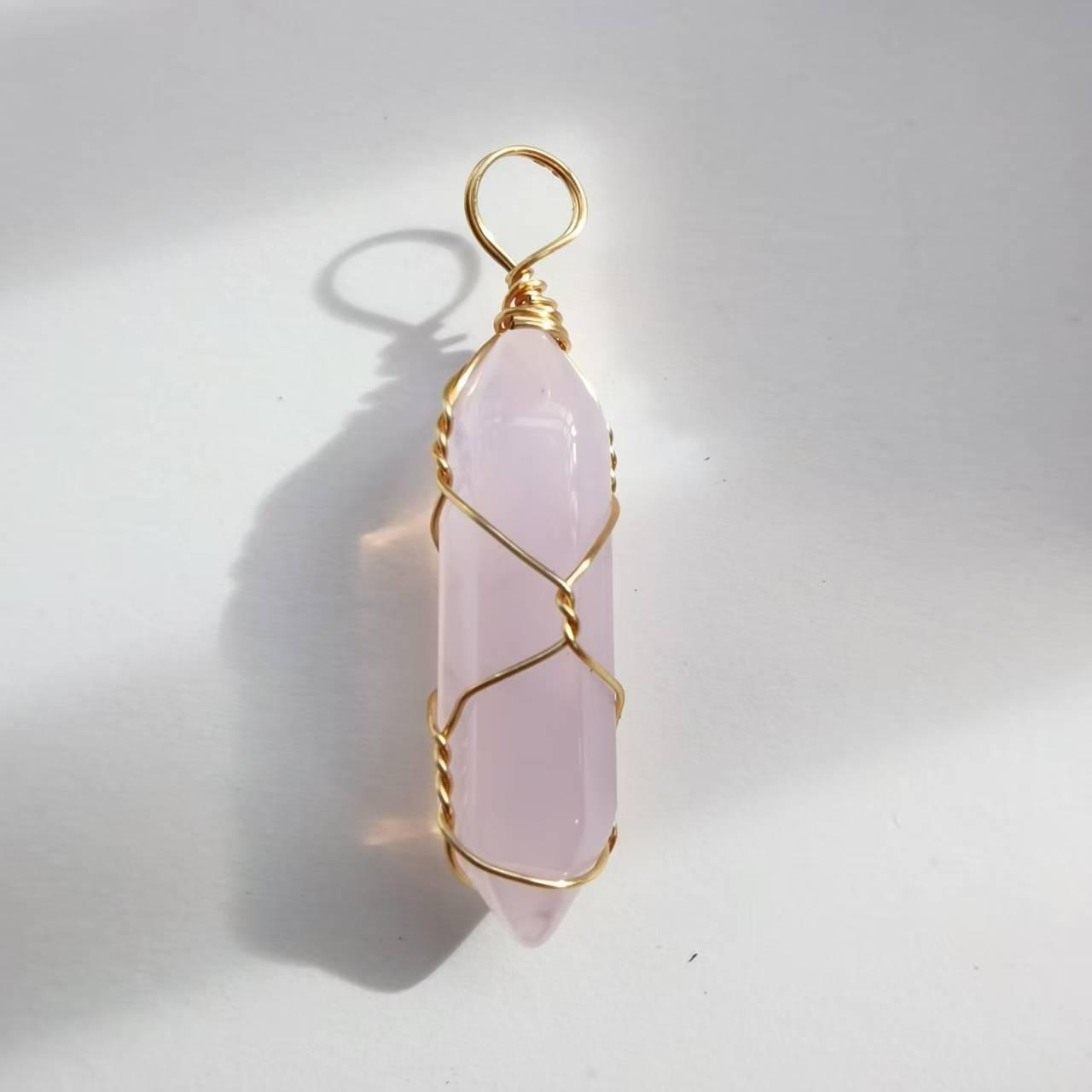 Шестиугольный кулон-ожерелье с аметистом и розовым кварцем, обмотанный проволокой