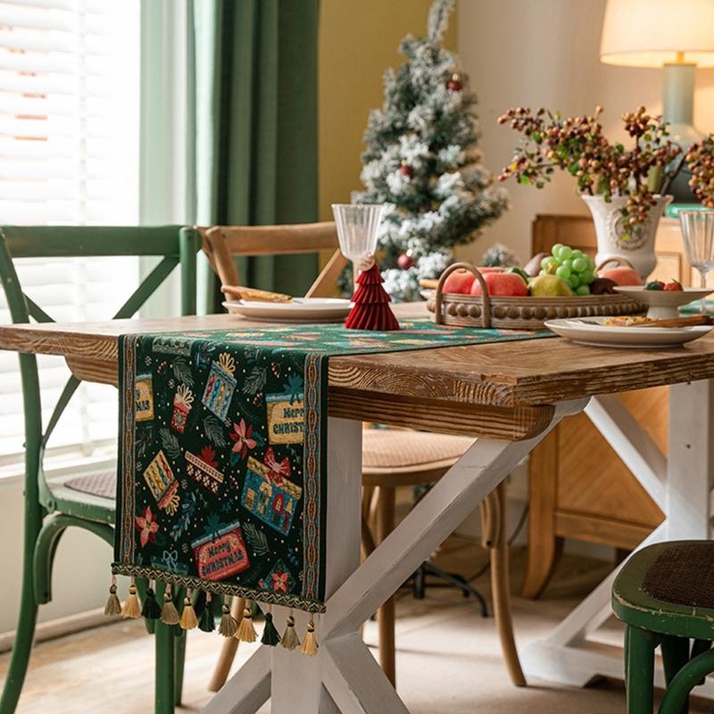 Christmas Chenilles Table Runner With Colorfast Woven Design And Tassels For Festives Home Dining Atmosphere Decoration