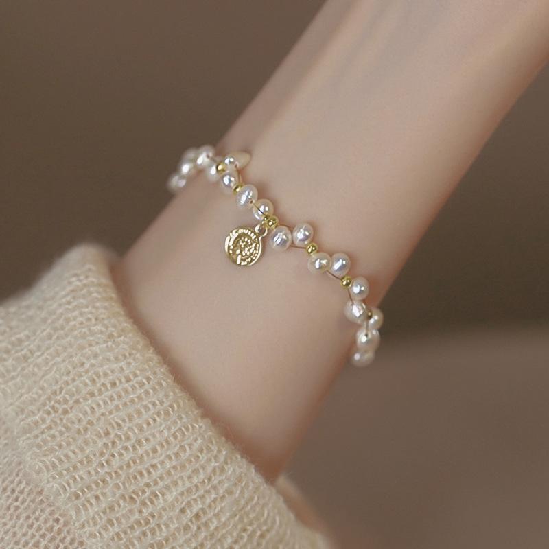 French Designer Classy Key Round-shaped Freshwater Natural Pearl Bracelet with a Touch of Luxury