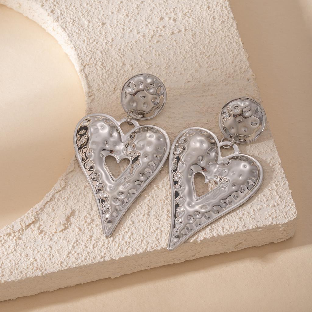 Metal Exaggerated Wind Stud Earrings Temperament Personality Hollow Big Love Earrings Retro Niche High-End Earrings